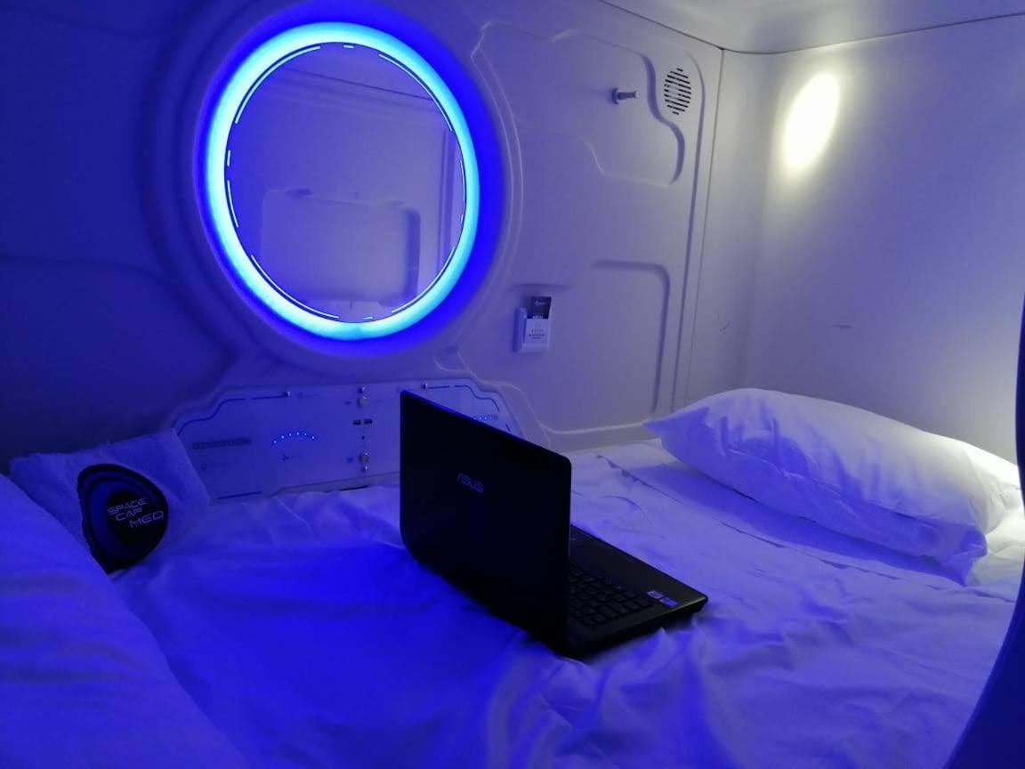 Capsulas Descanso Terminal - Bogota — Fotos 1